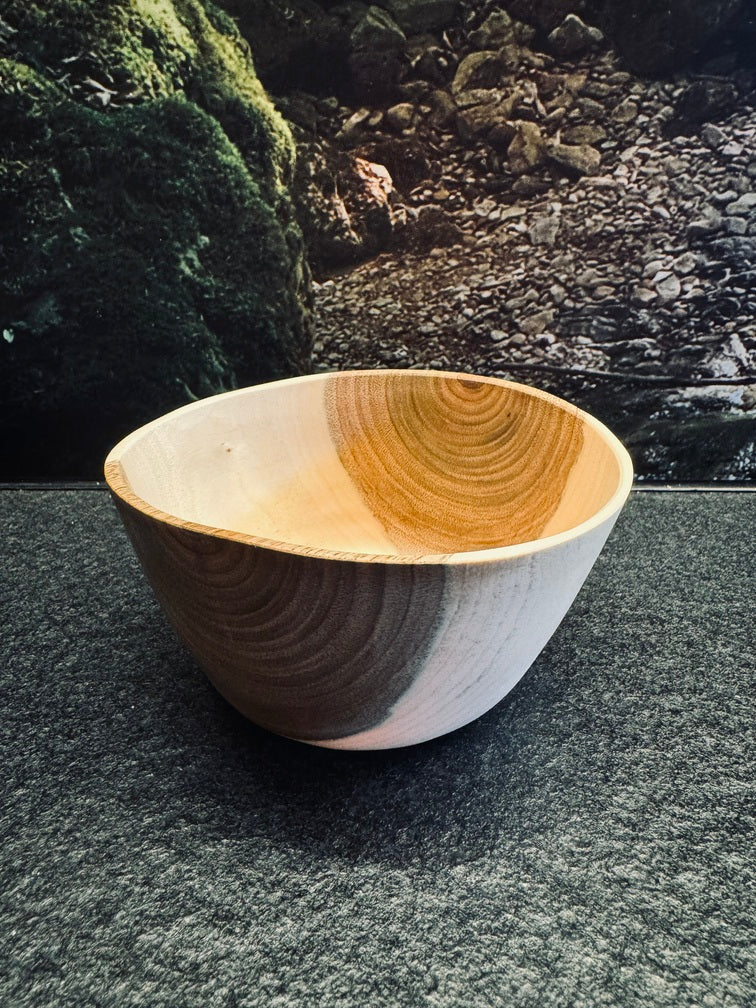 Schale • Wilder Nussbaum, ø 14 cm, Höhe 7 cm