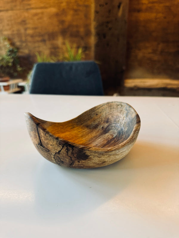 Schale • gestockte Walnuss, ø 15,5 cm, H 6,5 cm
