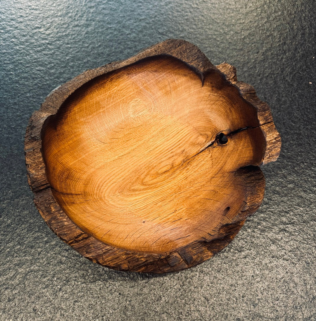 Schale • alte Eiche 1736, ø 28 cm, H 12 cm