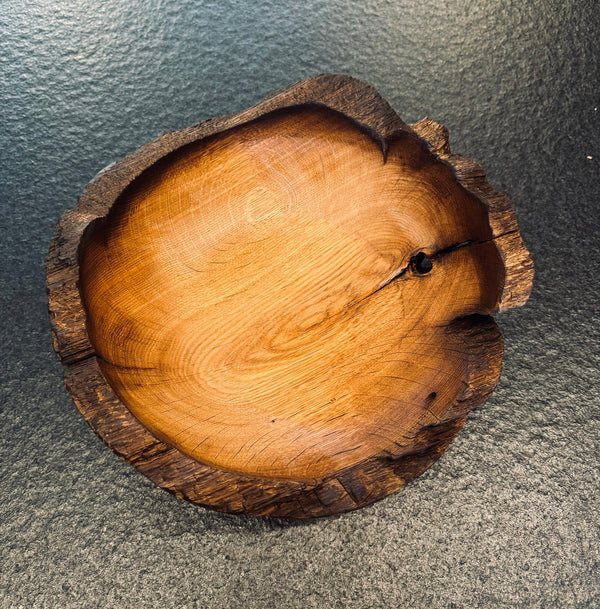 Schale • alte Eiche 1736, ø 28 cm, H 12 cm