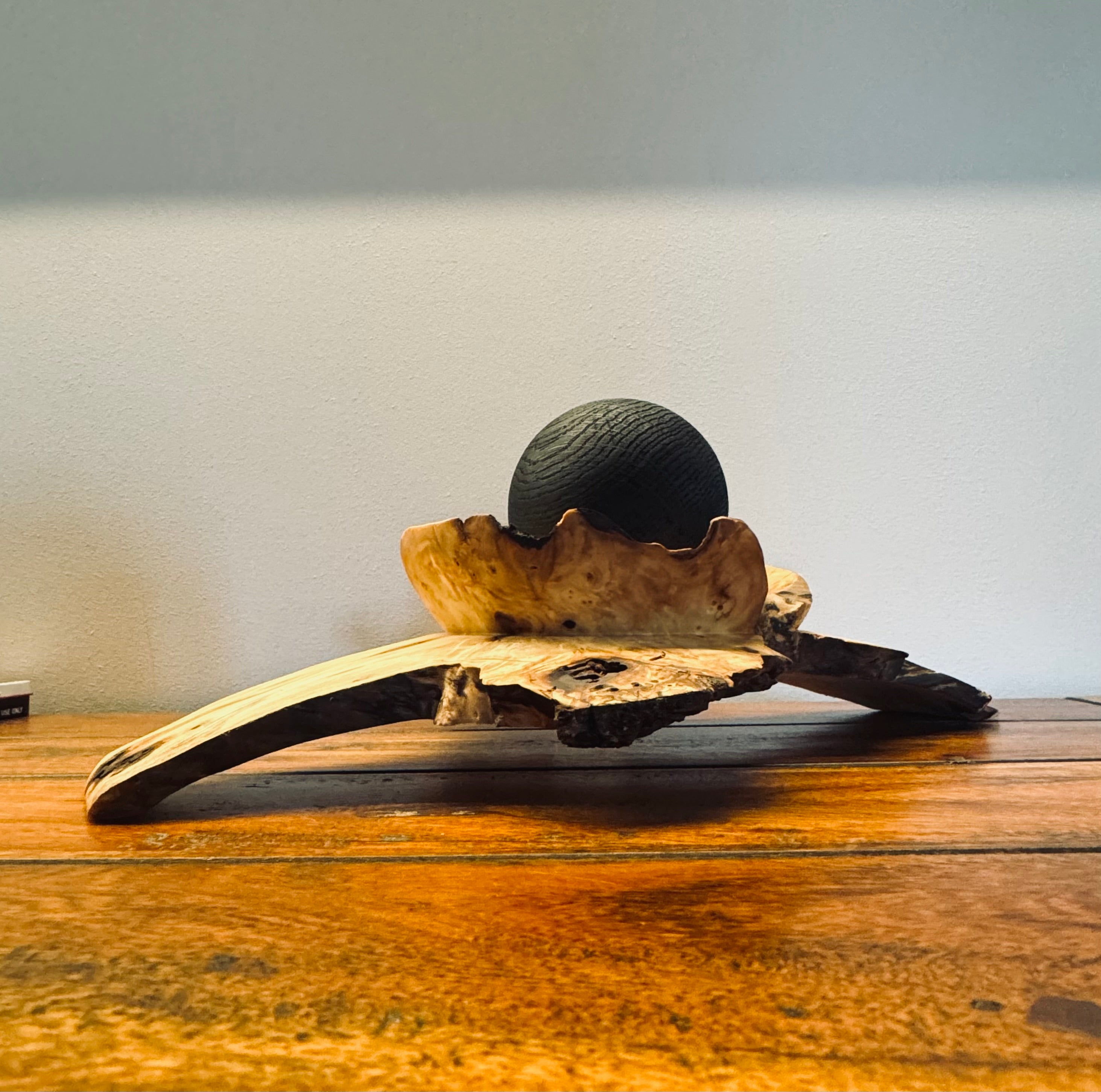 Kugel auf Brücke - Kastanie/Eiche, ø 38 cm