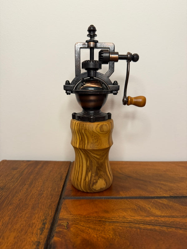 Pfeffermühle "Rustikal" Olive