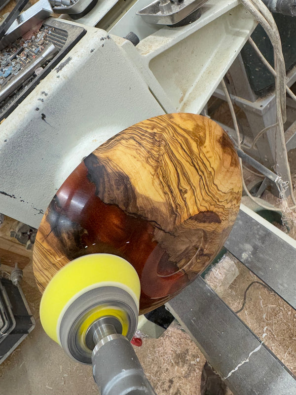 Schale • Olivenholz/Epoxy, ø 21 cm, Höhe 4 cm