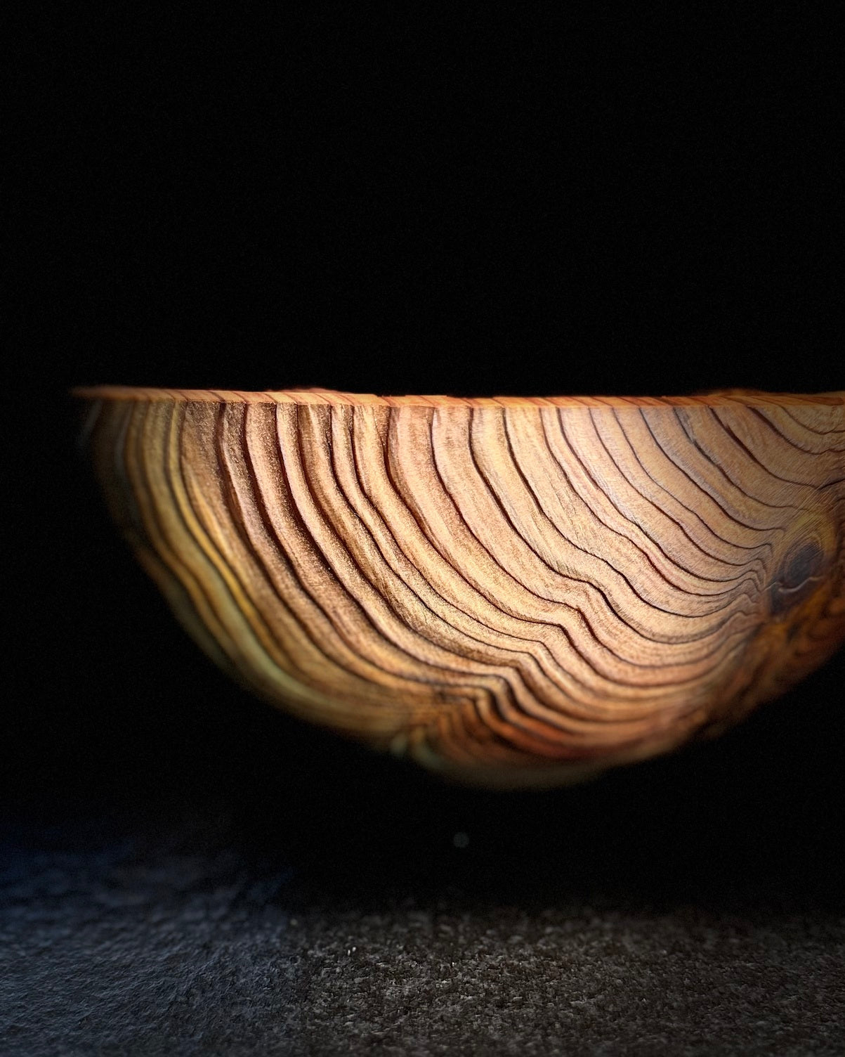 Schale • Japanische Sicheltanne gebürstet, ø 27 cm, H 12 cm