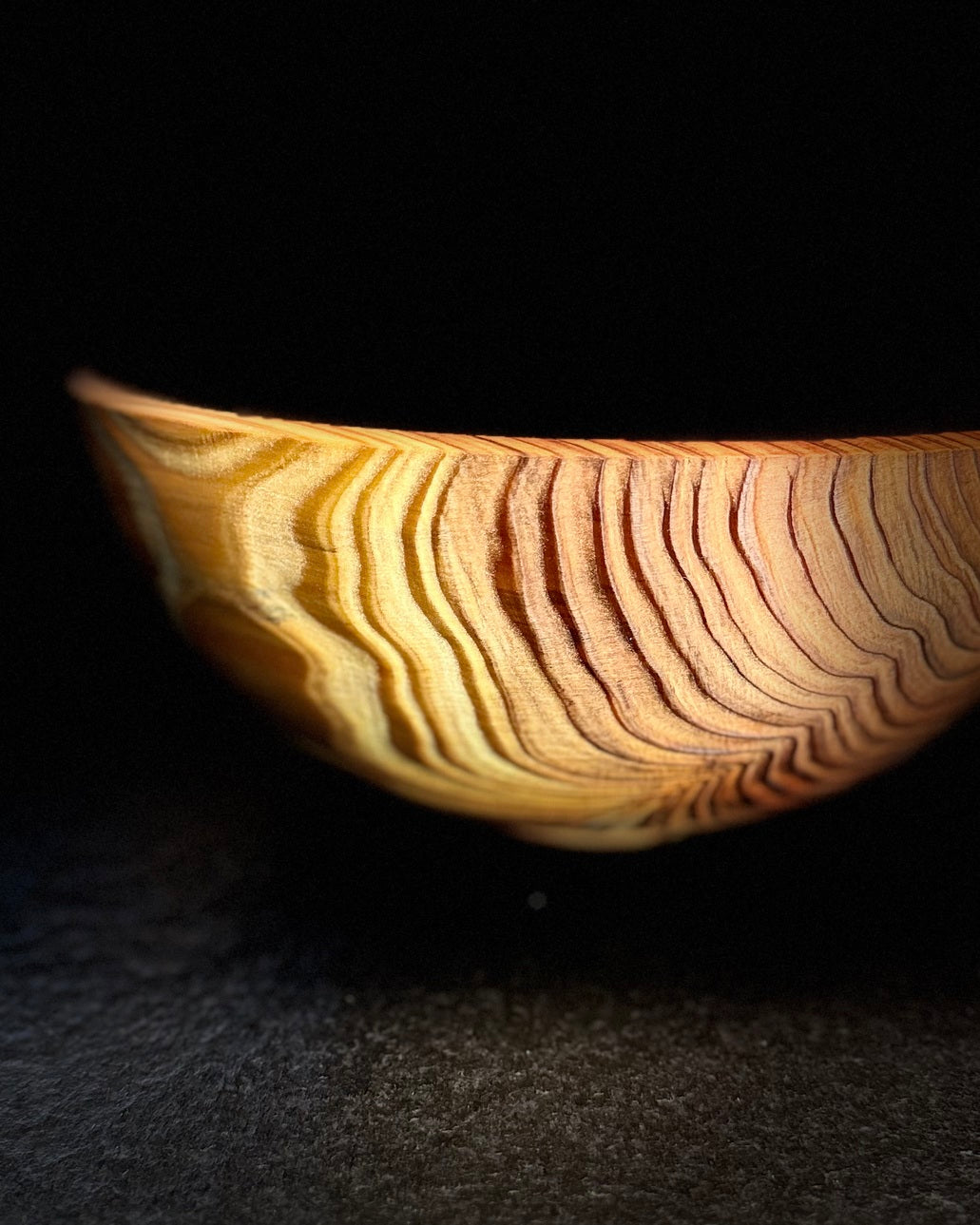 Schale • Japanische Sicheltanne gebürstet, ø 27 cm, H 12 cm