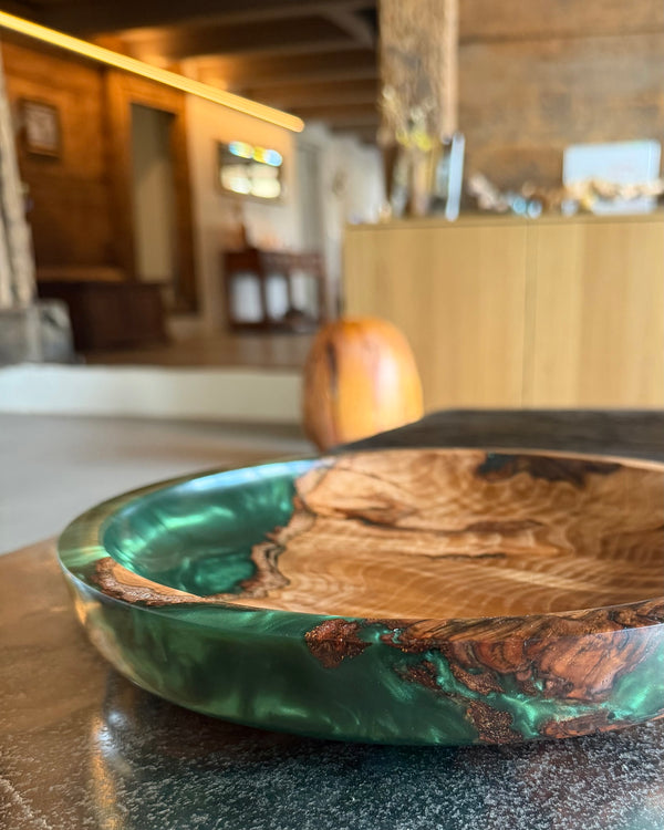 Schale • Buchenknolle/Epoxy, ø 26 cm, Höhe 4 cm