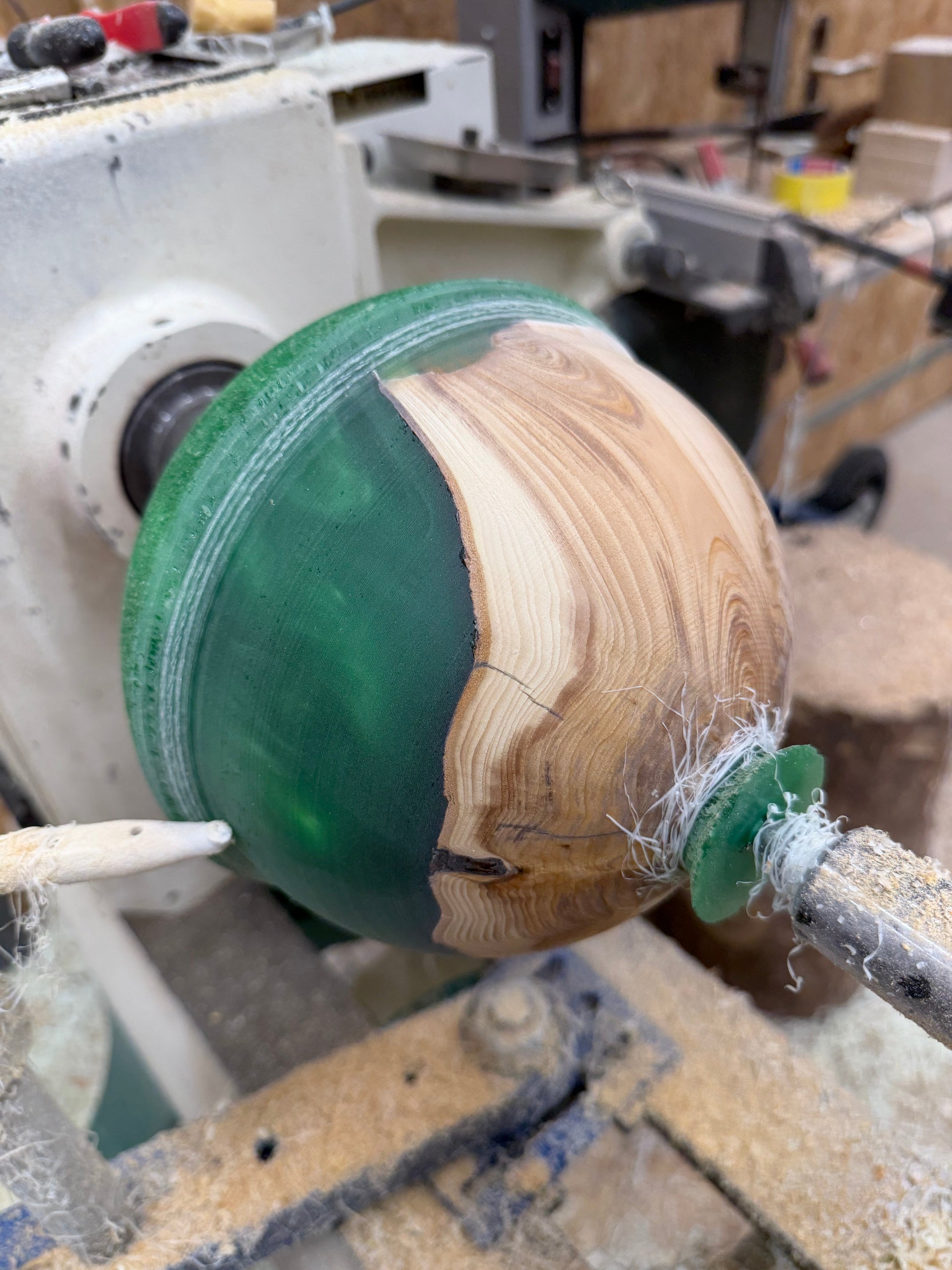 Kugel • Eibe/Epoxy, ø 17 cm