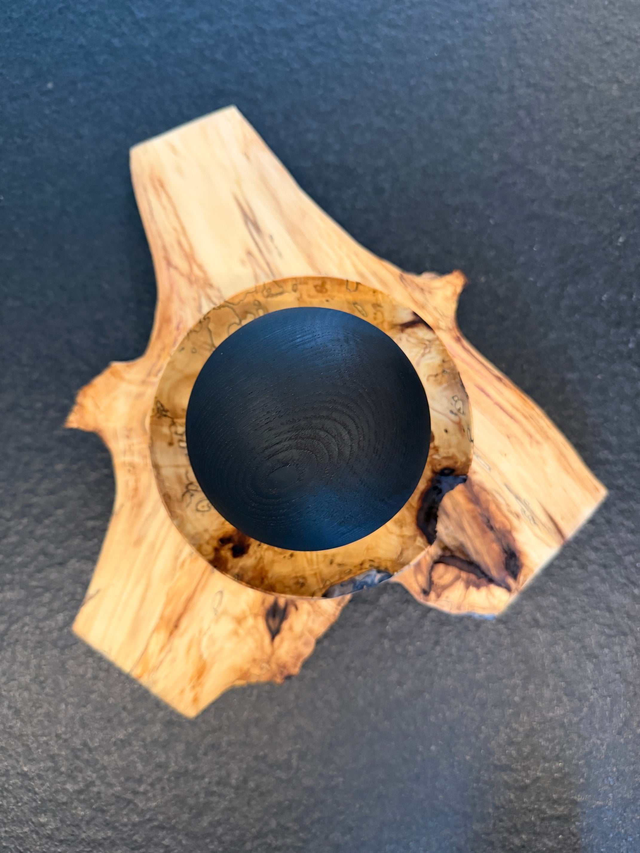 Kugel auf Kastanie - Kastanie/Esche, ø 35 cm