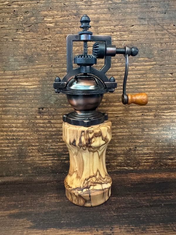 Pfeffermühle "Rustikal" Olive 001